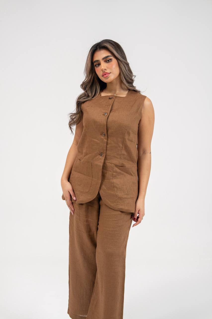 Vest and trousers set, camel linen. C:230