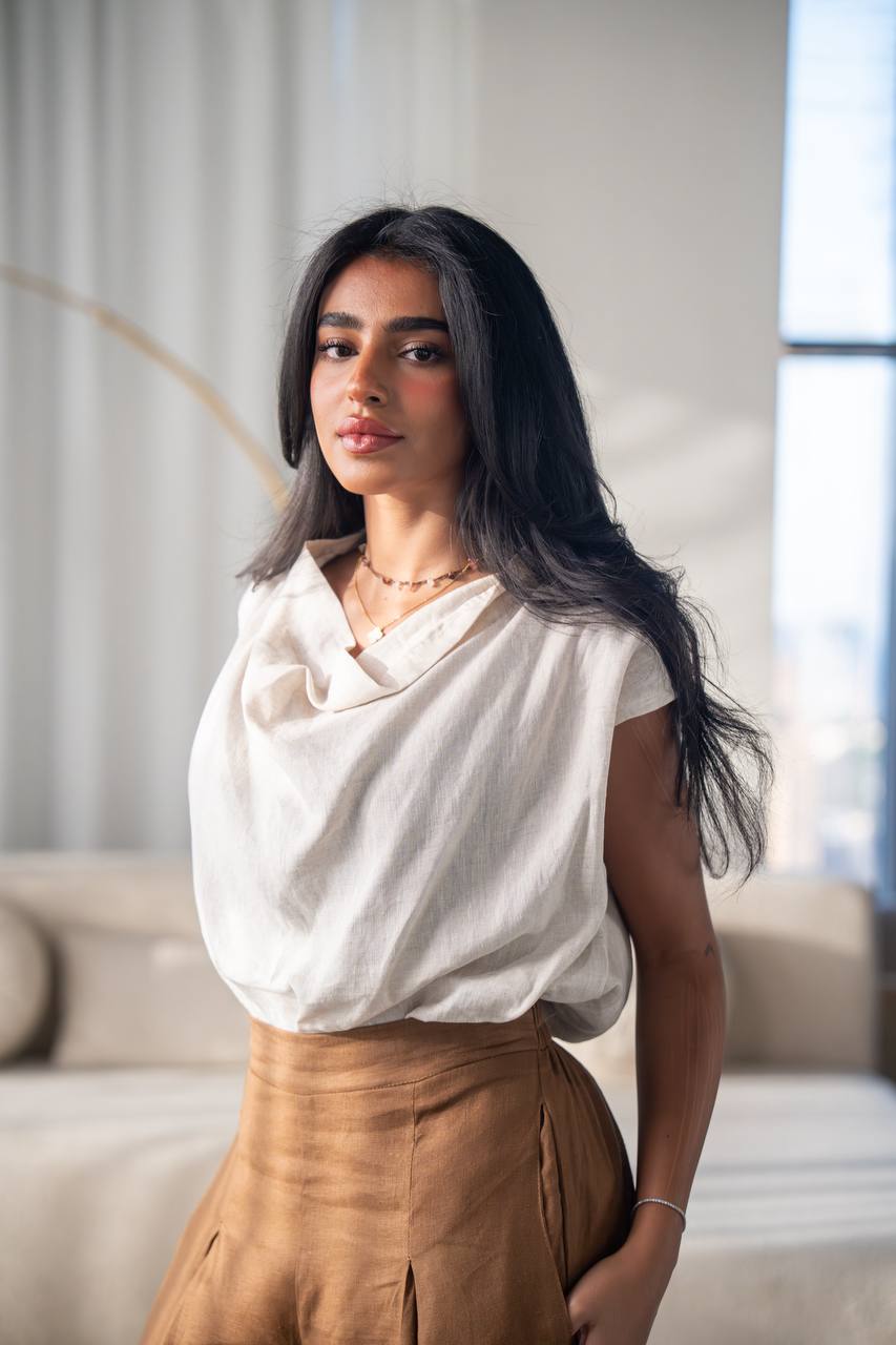 Light beige blouse and camel pants set, made of linen.C:150