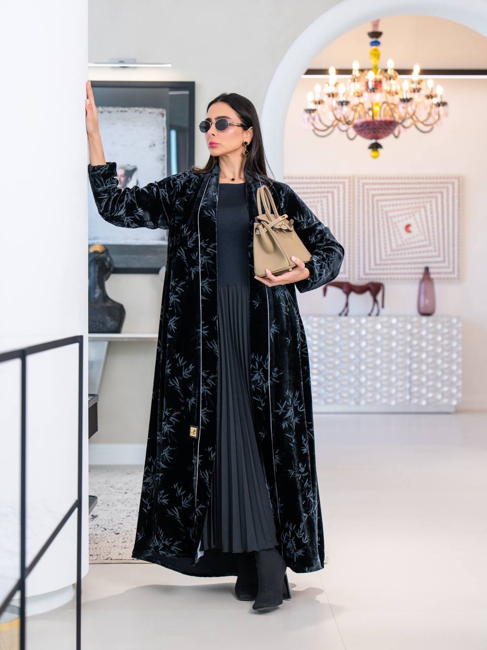 Abaya made of patterned velvet. C:6738