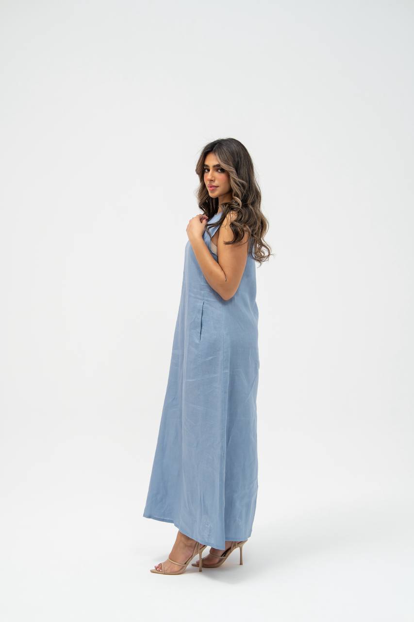 Linen dress in sky blue. C: 197