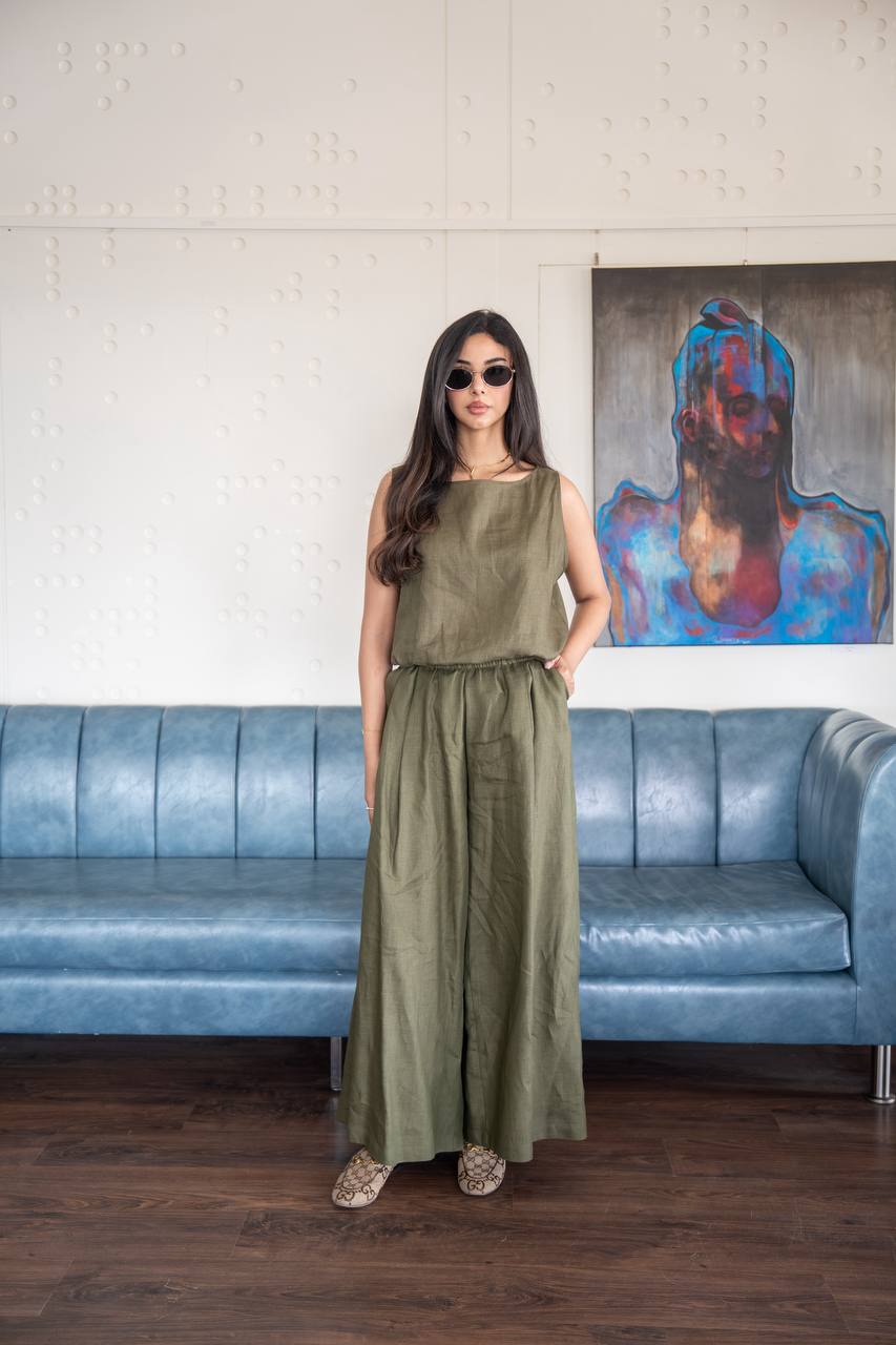 Green linen blouse and pants set. C: 235 green