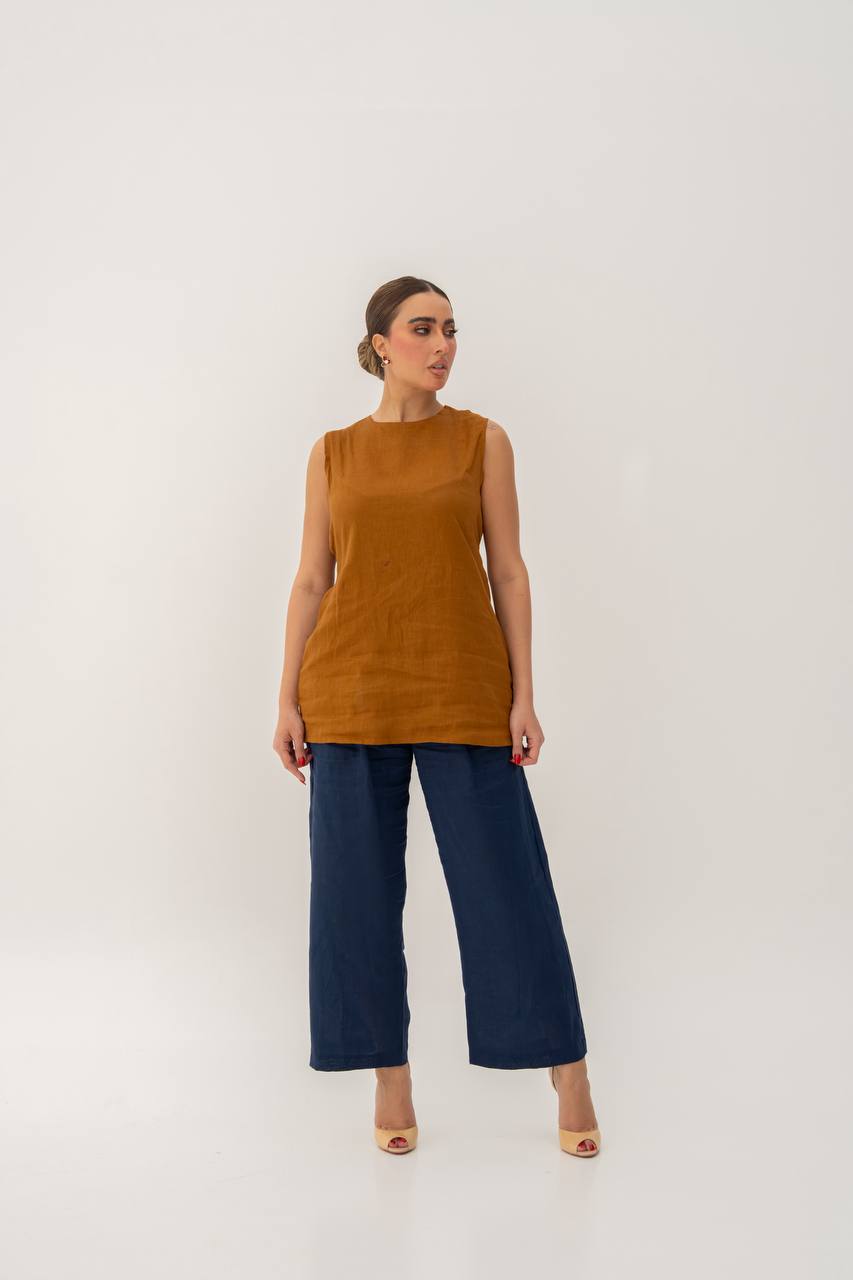 Camel-colored blouse and trousers set, linen.C:357