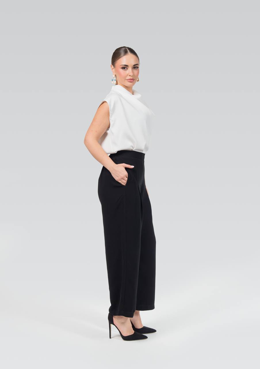White blouse and trousers set.C:261
