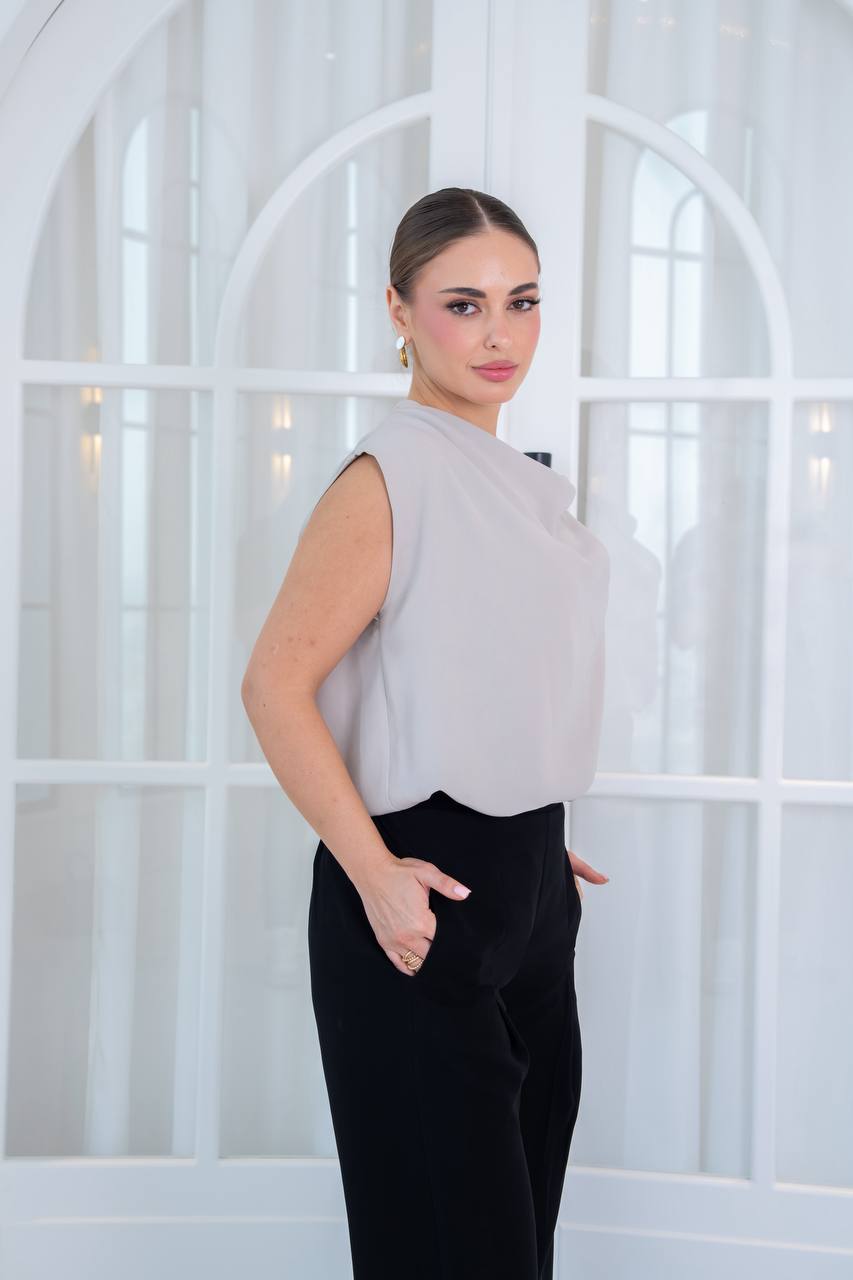Blouse and trousers set.C:261