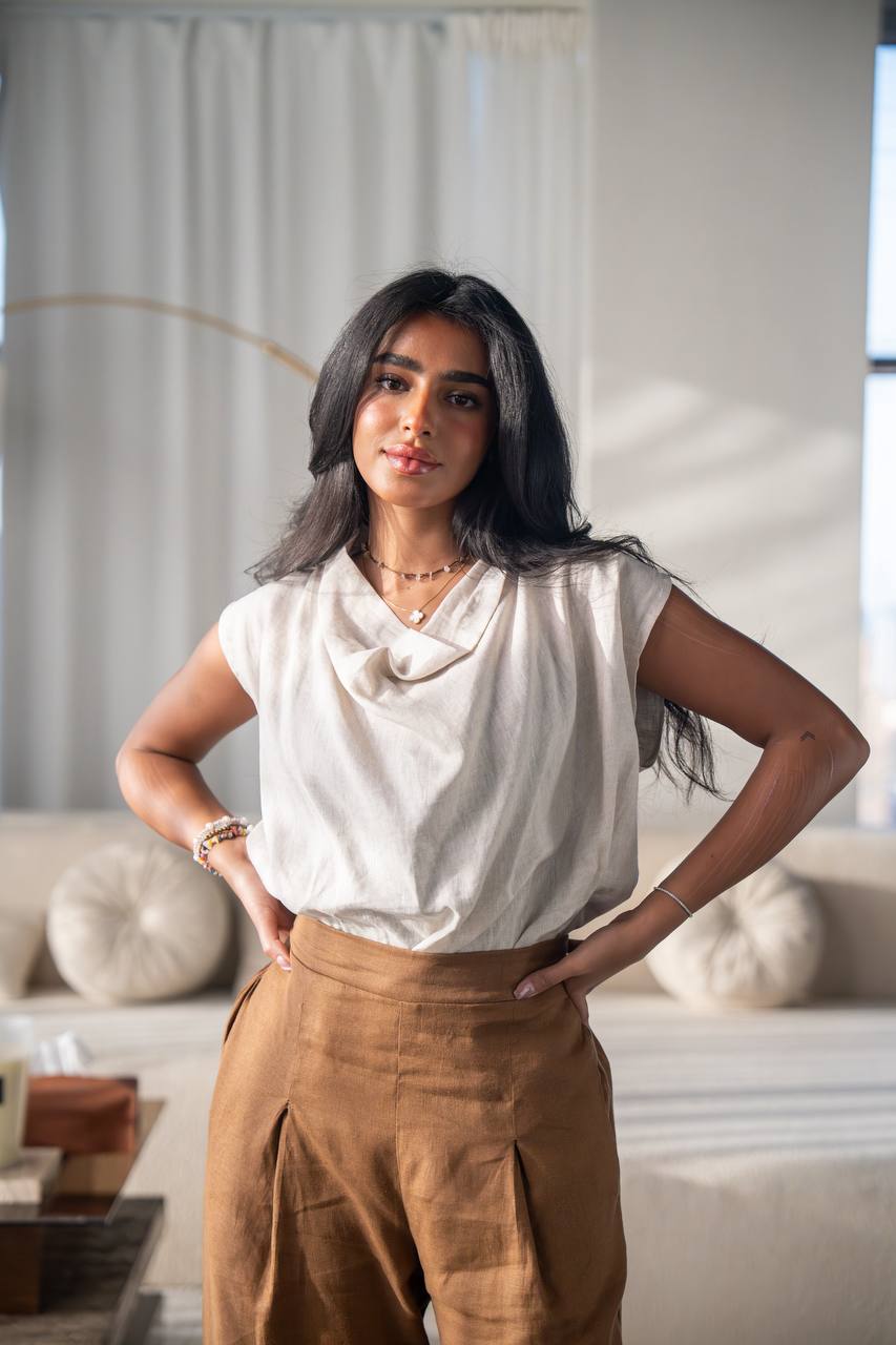 Light beige blouse and camel pants set, made of linen.C:150