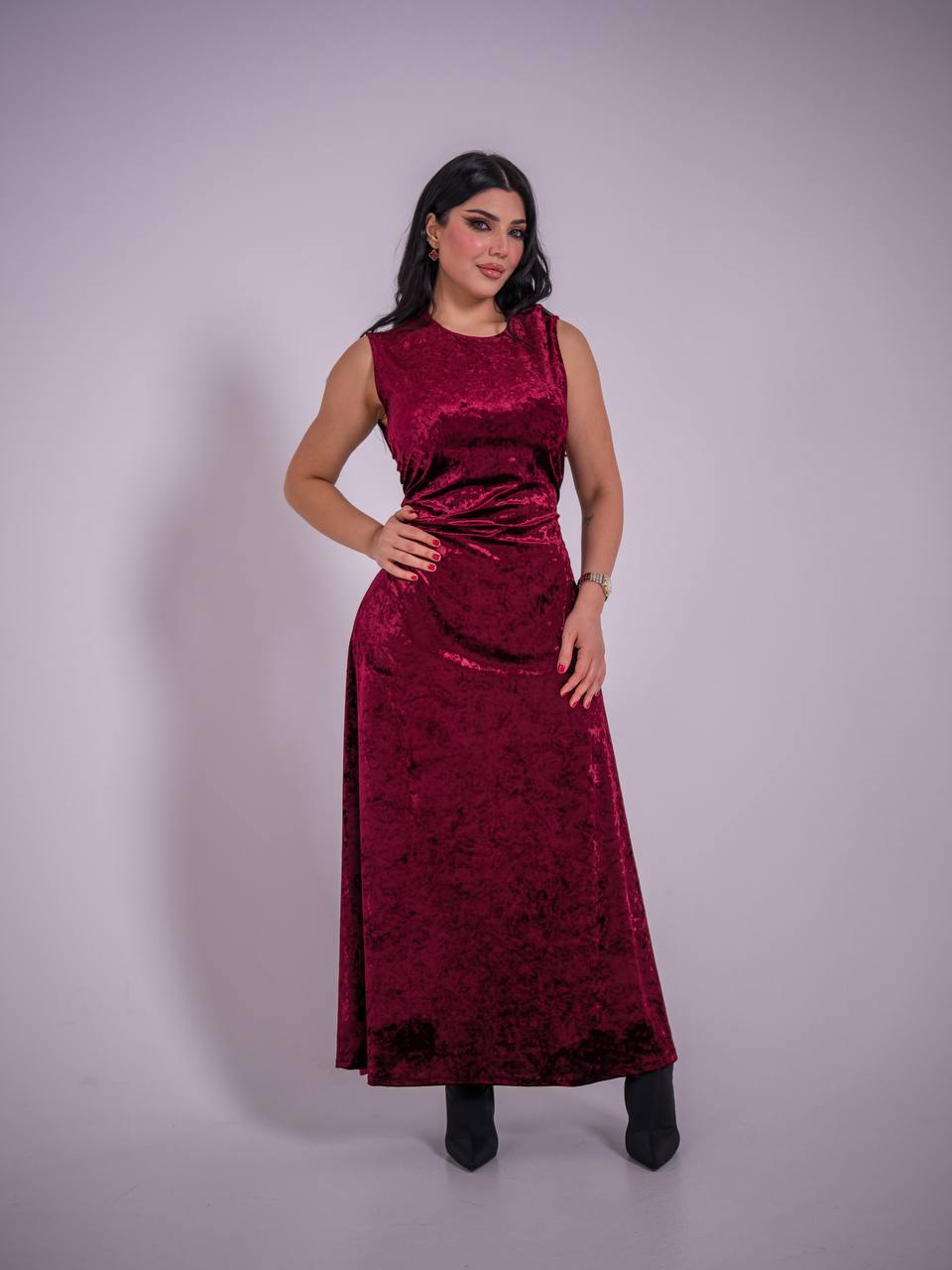 Burgundy velvet dress. C:223 Red