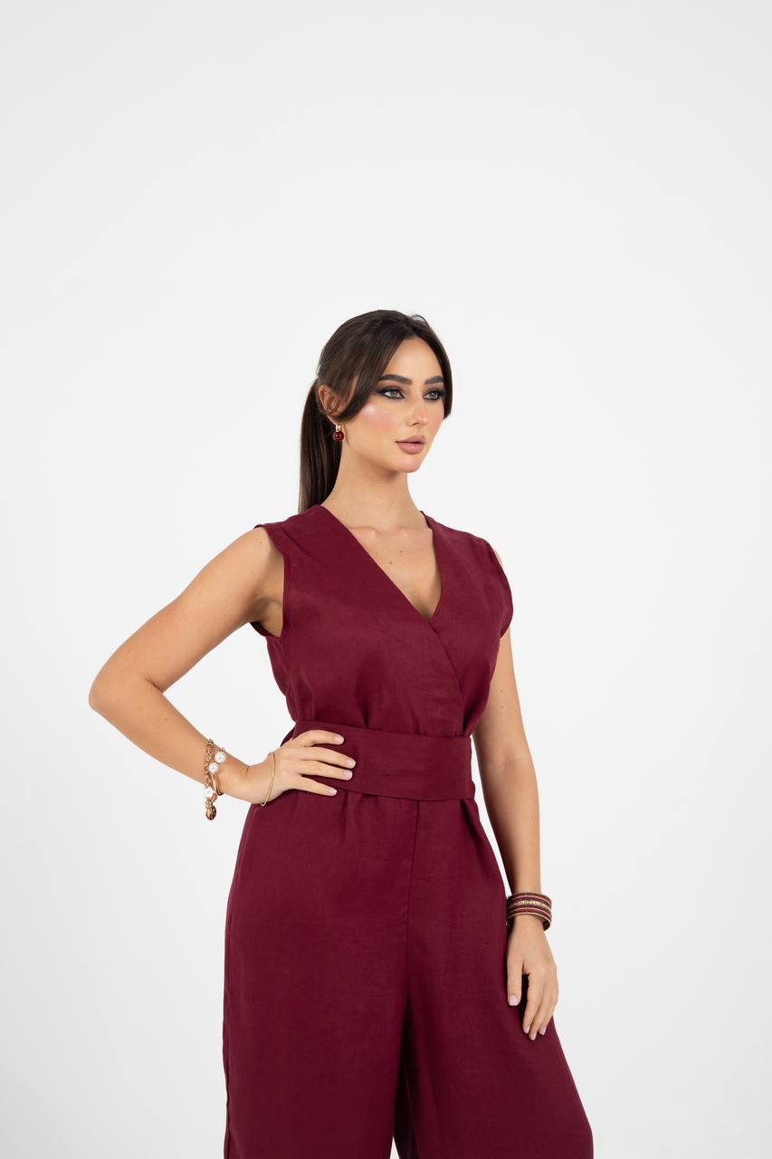 Burgundy crepe jumpsuit.C:102 red