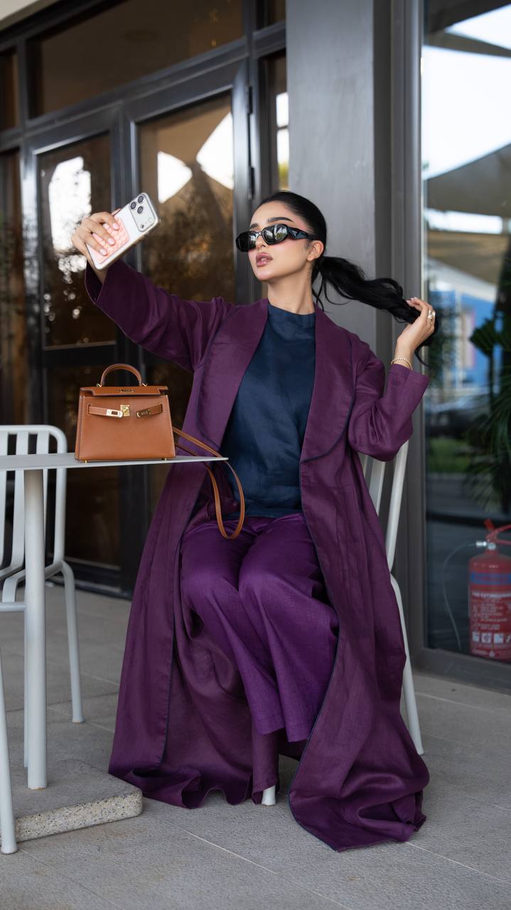 Linen abaya in purple.C:6633