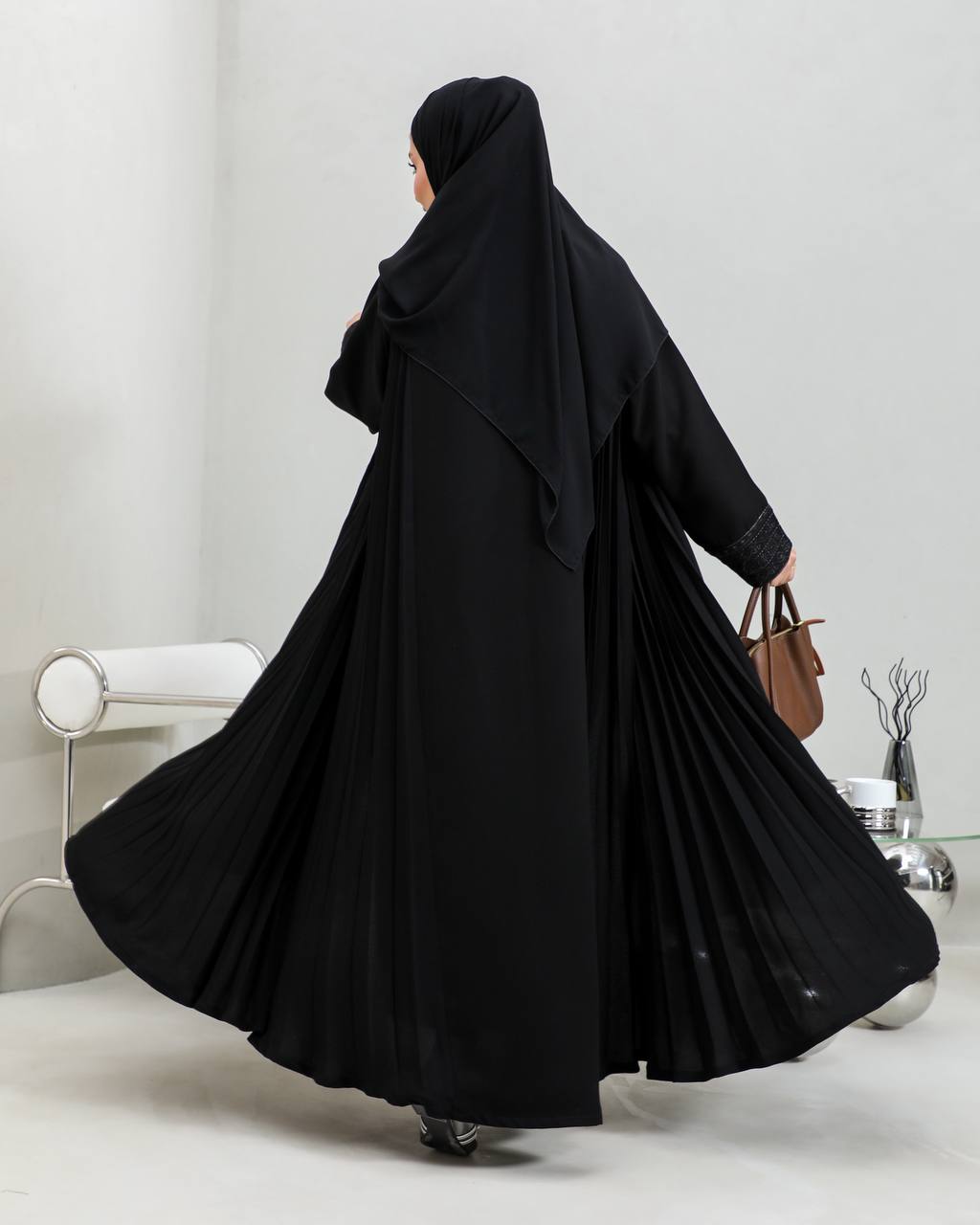 Black abaya, made of luxurious crepe fabric with embroidery C:6659