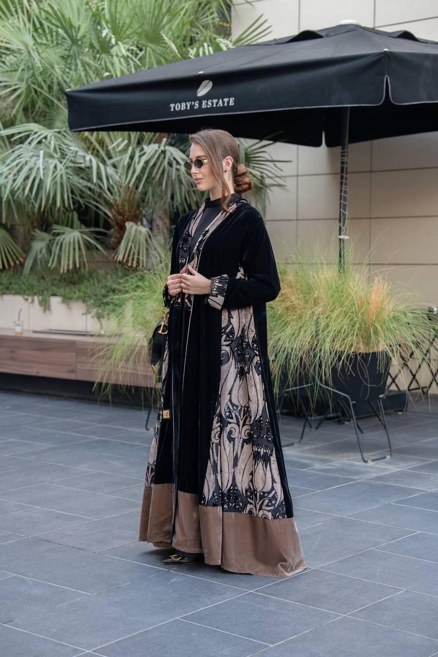 Black velvet abaya. C:6697