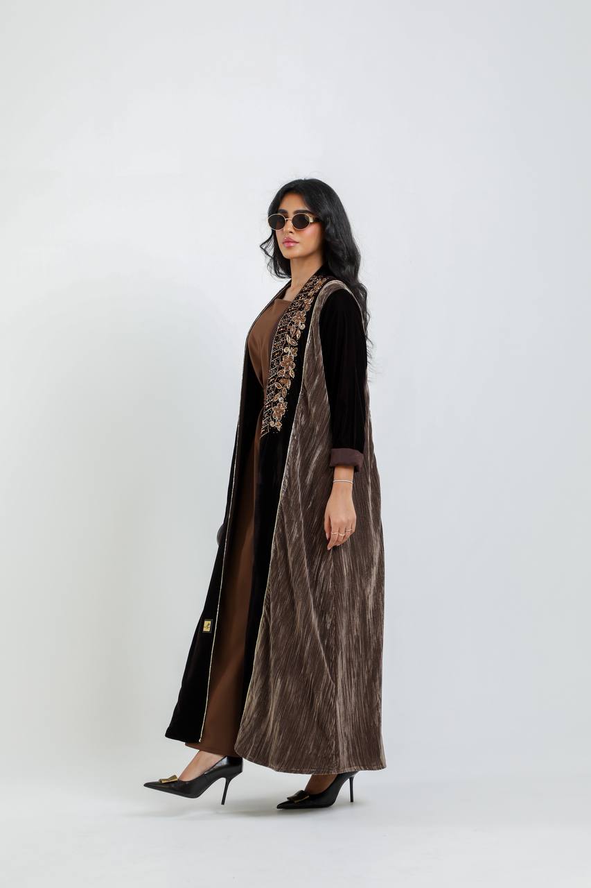Velvet and crushed velvet abaya with hand embroidery. C:6722