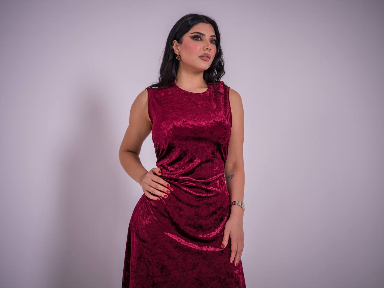 Burgundy velvet dress. C:223 Red