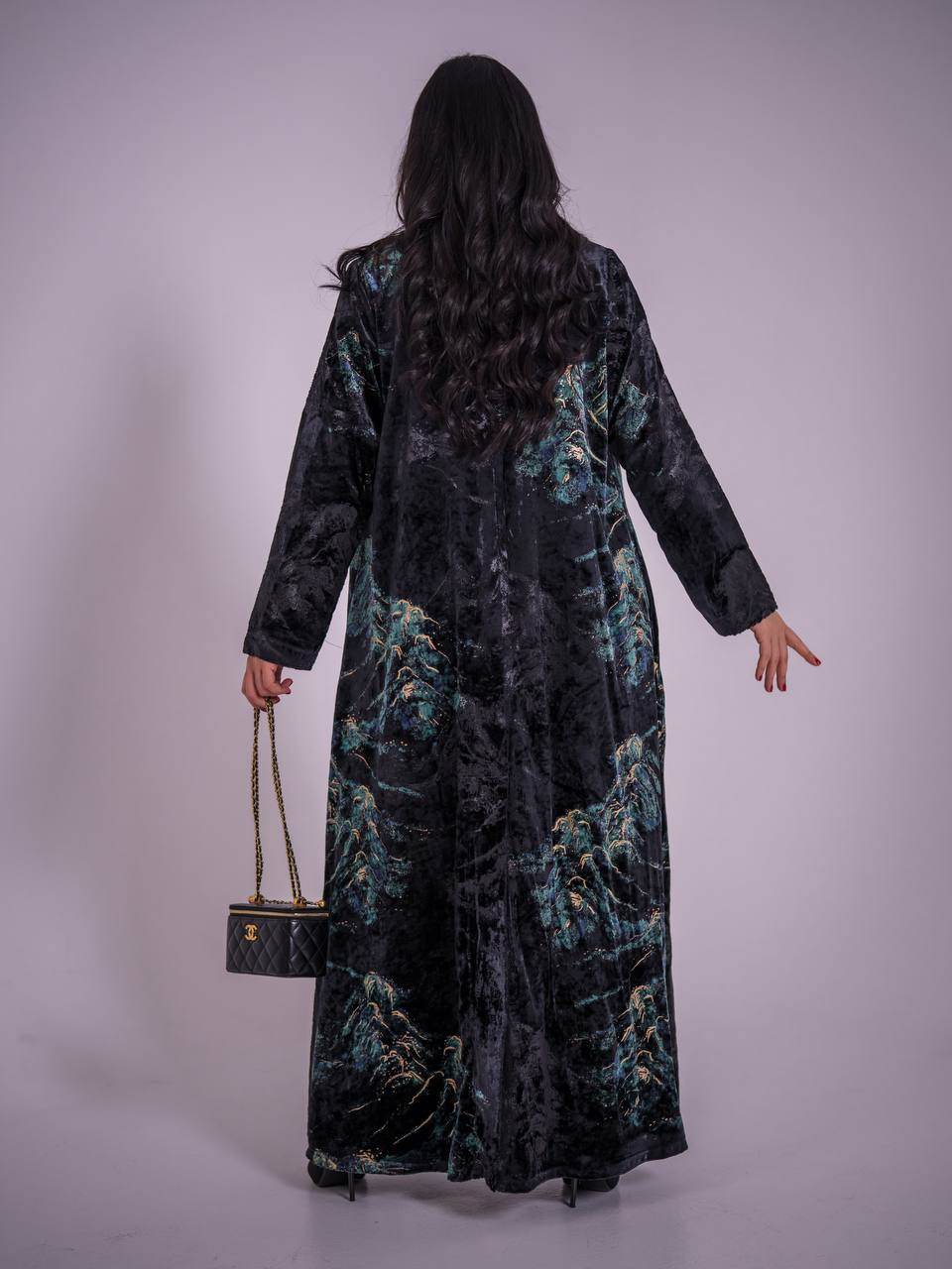 Velvet blazer abaya with floral print and hand-beading.C:6734