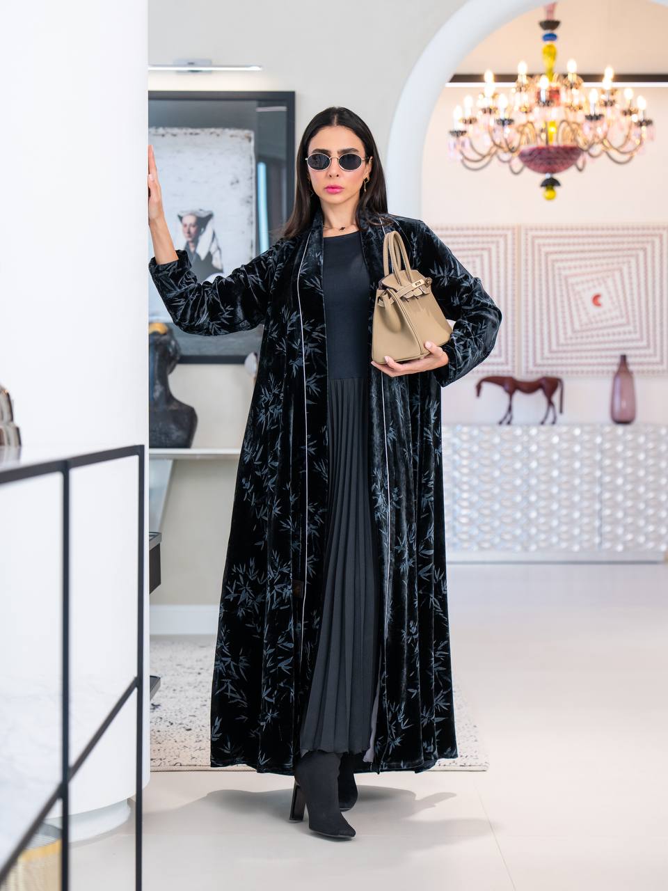 Abaya made of patterned velvet. C:6738