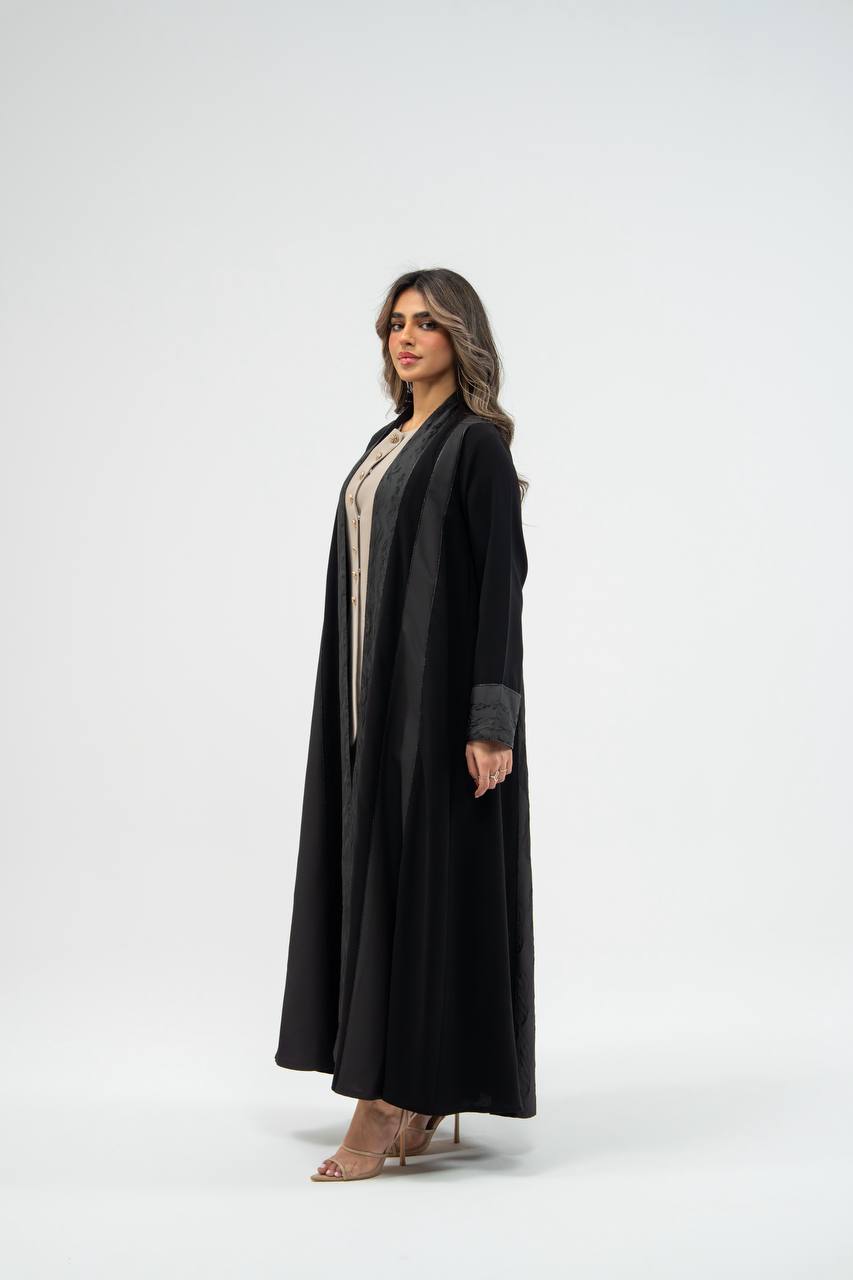 عباية بخام كريب مع الجاكار باللون الاسود . C: 6774 black crepe