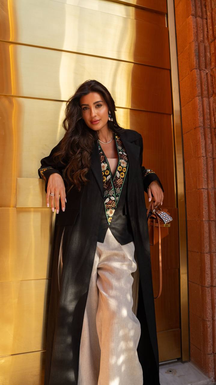 Black linen blazer abaya with embroidery. C:6792