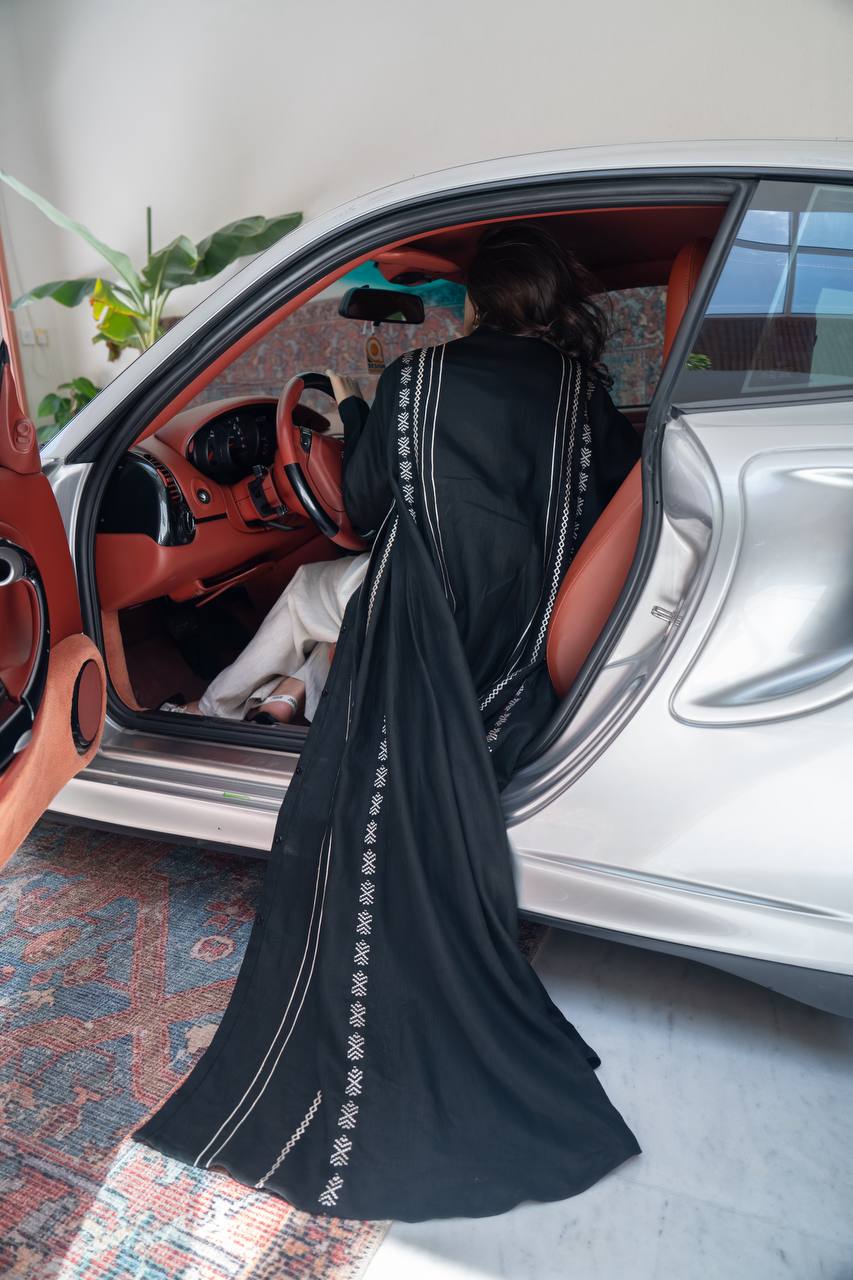 Linen abaya in black.C:6683