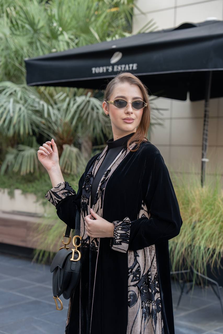 Black velvet abaya. C:6697