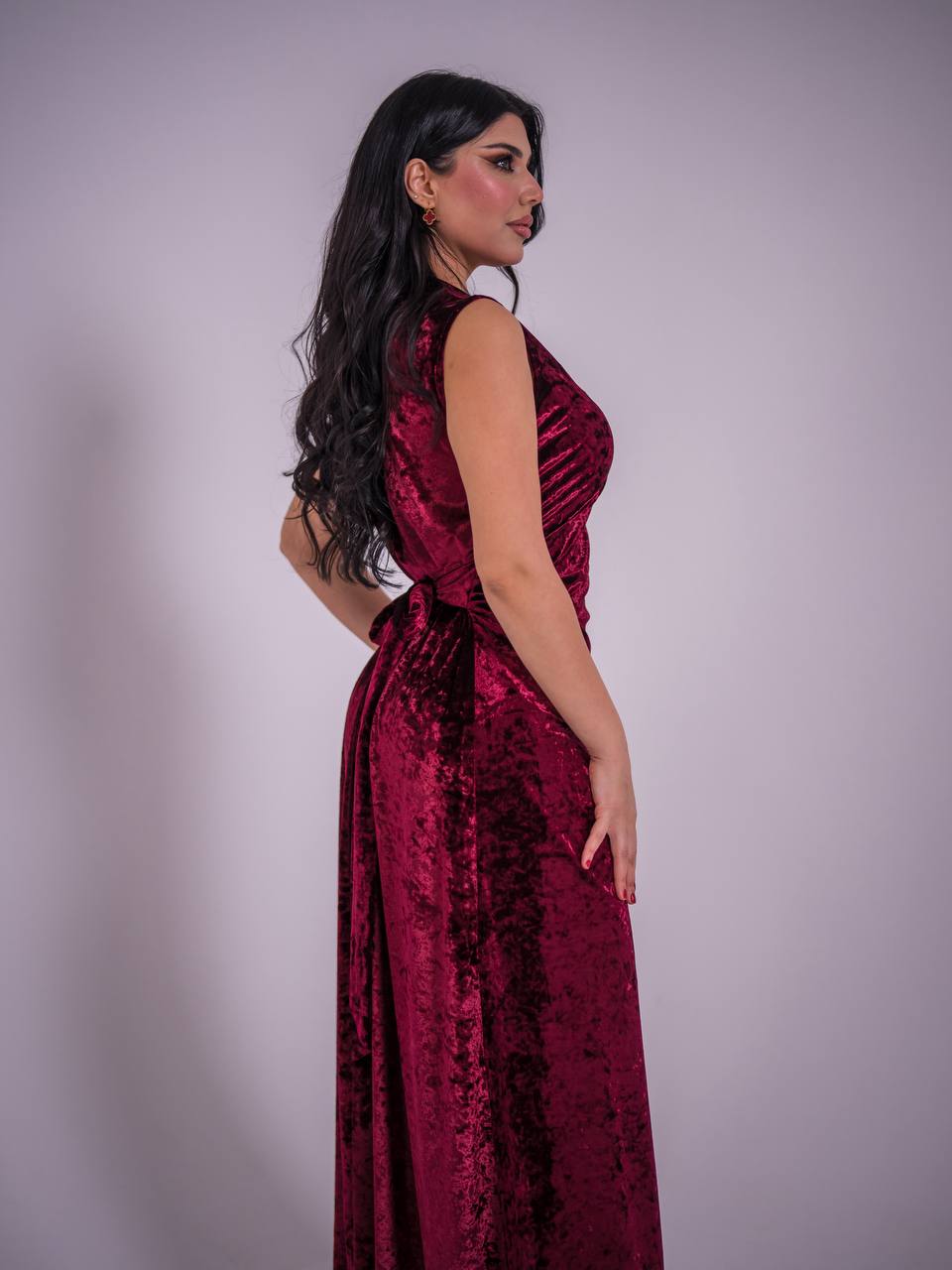 Burgundy velvet dress. C:223 Red