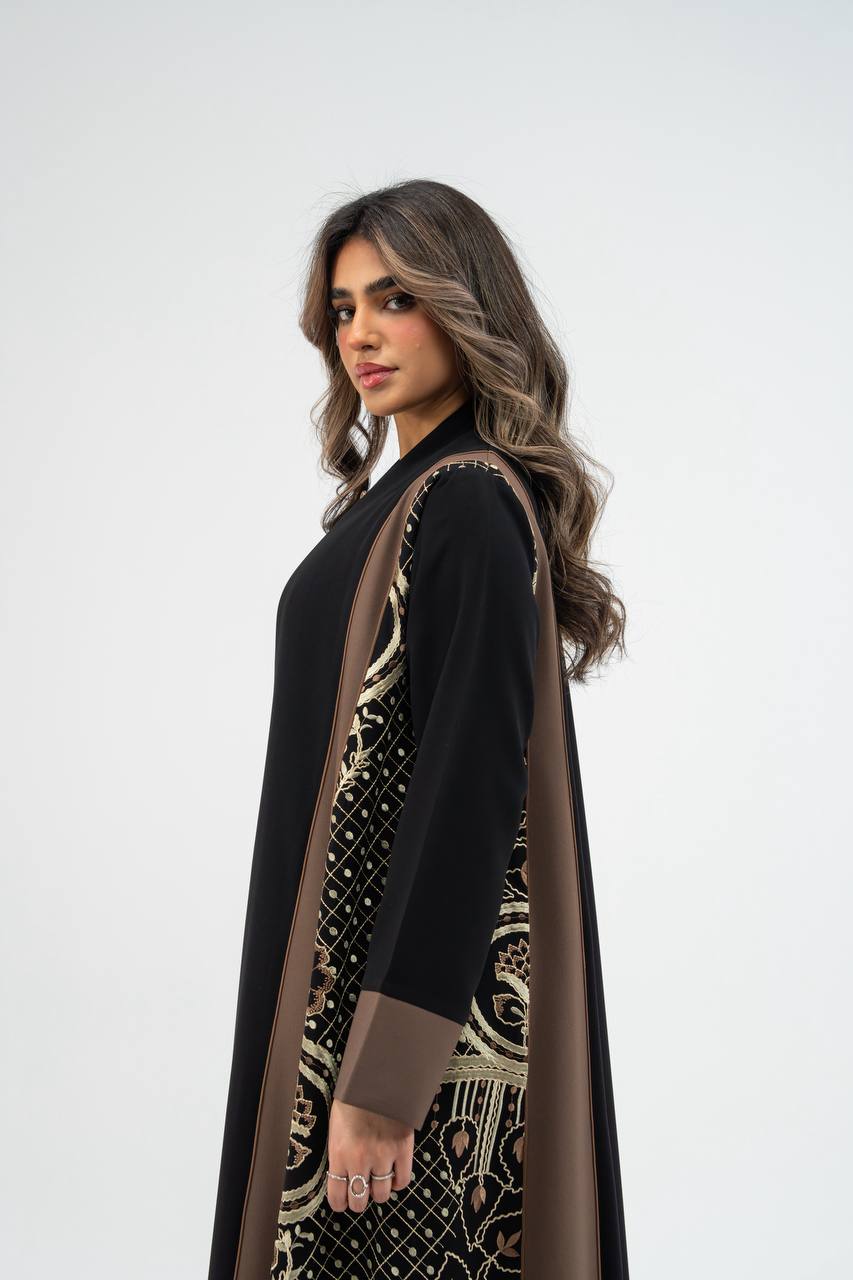 عباية كريب  باللون الاسود مع تطريز. C:6725 black crepe