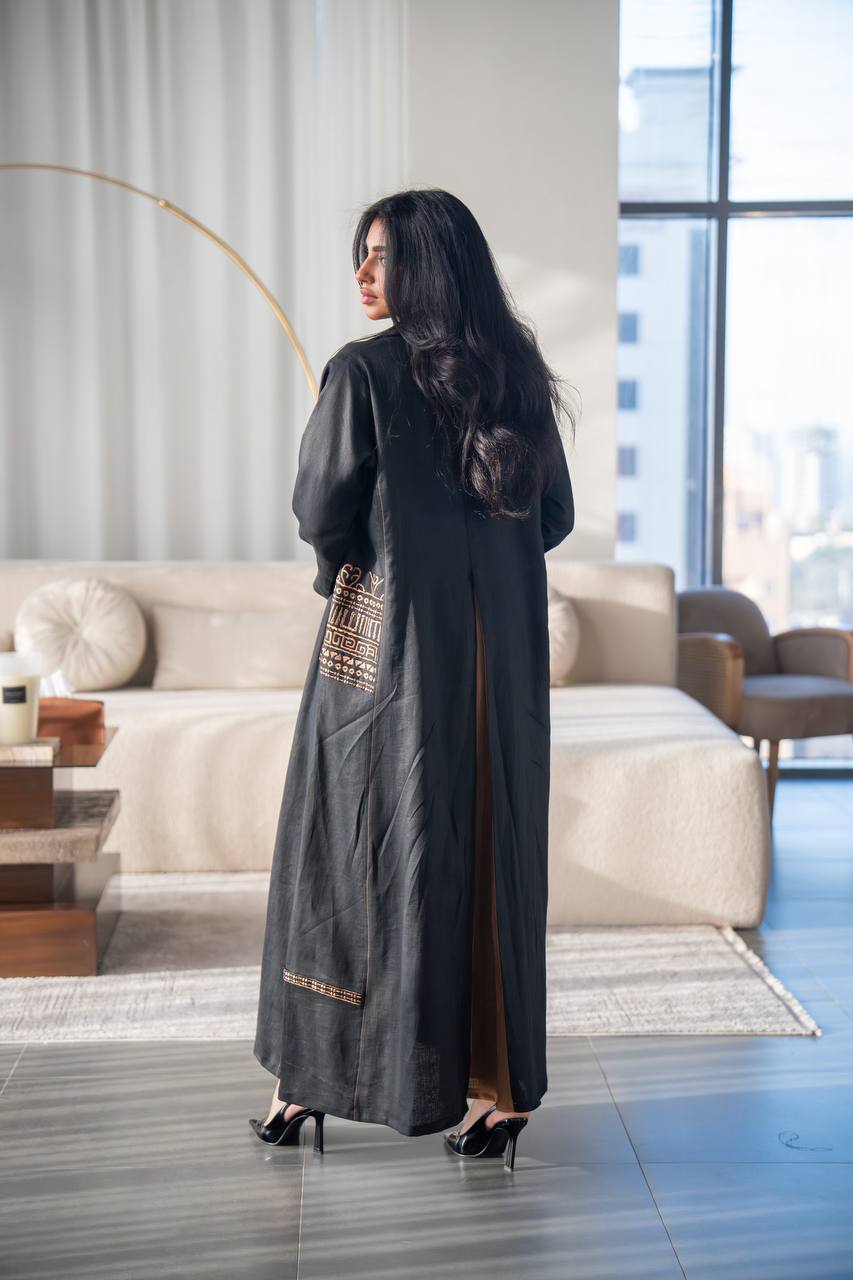 Linen Blazer abaya in black, with embroidery.C:6687