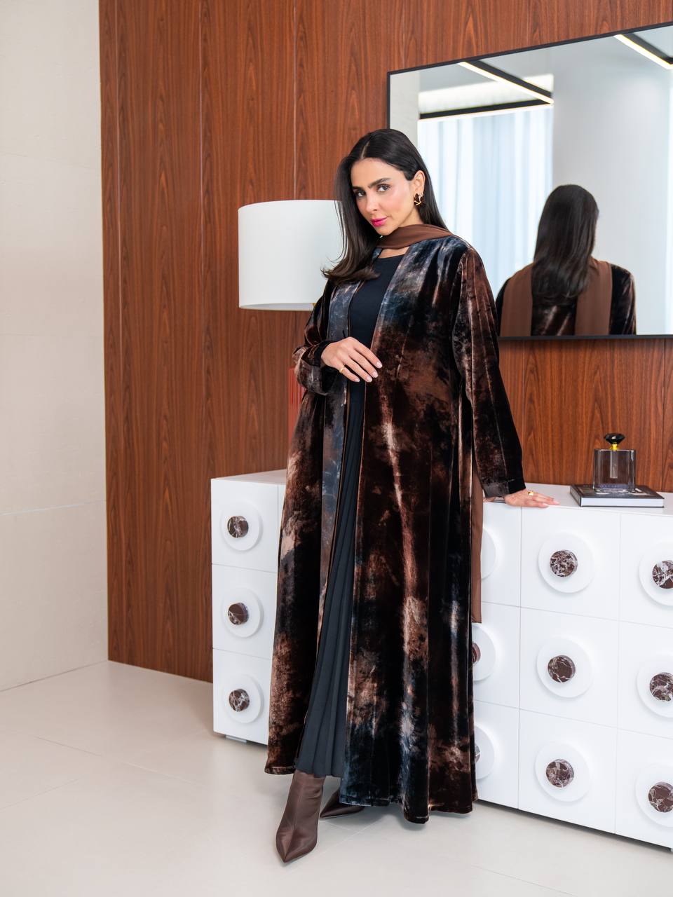 Abaya made of patterned velvet. C:6739