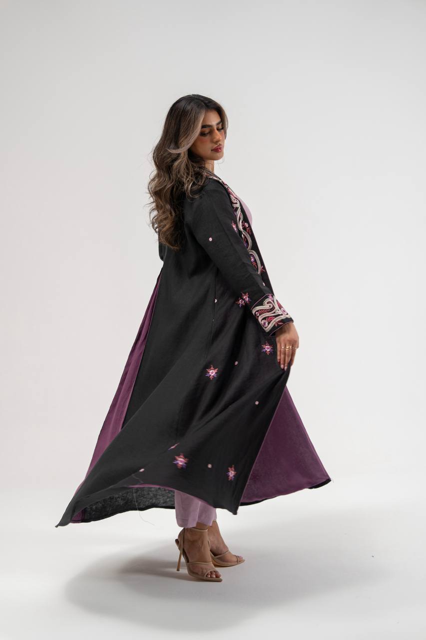 Linen abaya in black with embroidery. C:6772 Black