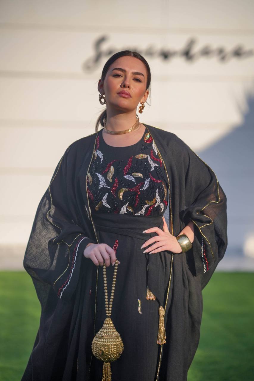Bisht made of burlap and linen dress, in black with hand embroidery C:6617