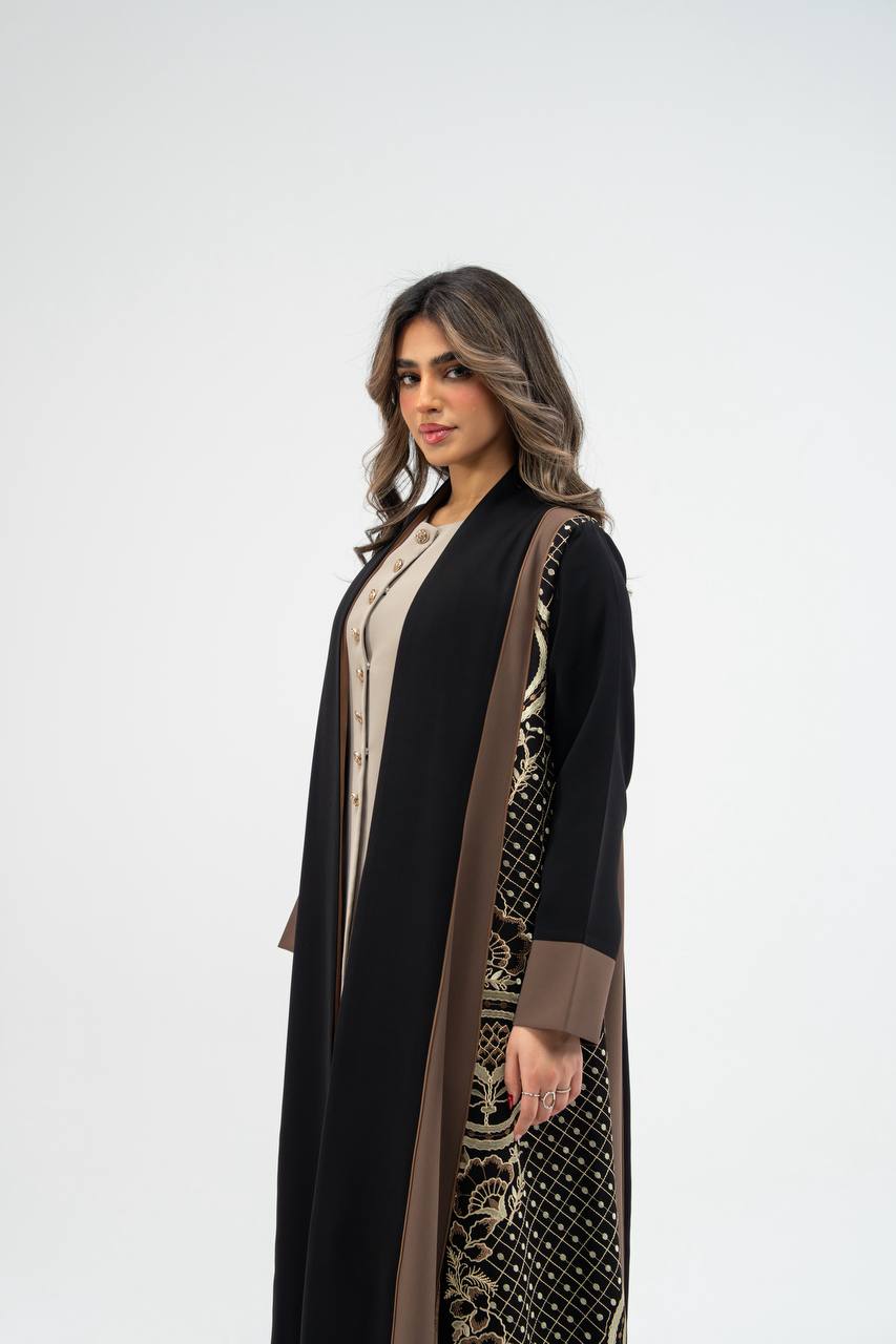 عباية كريب  باللون الاسود مع تطريز. C:6725 black crepe