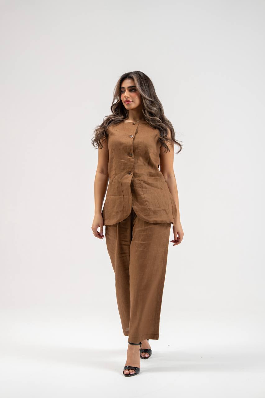 Vest and trousers set, camel linen. C:230